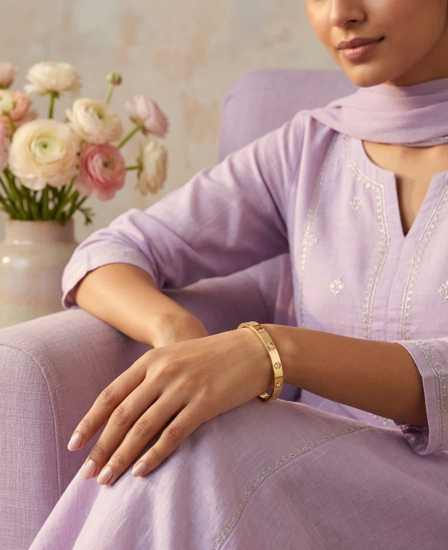 Aura Clover Bangle